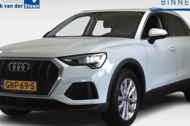 Audi Q3 (2023) thumbnail 1