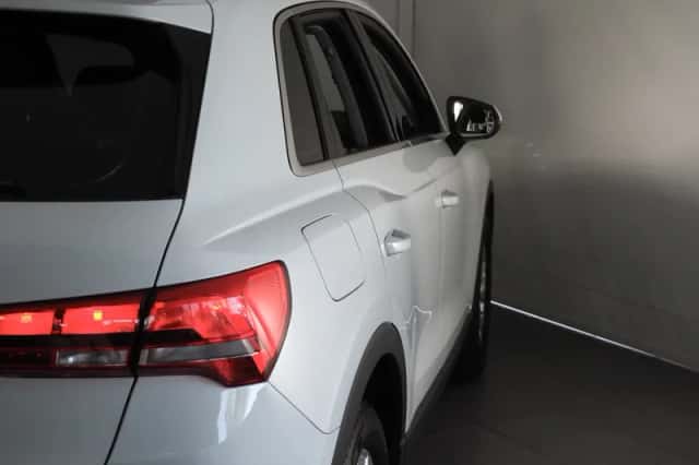 Audi Q3 (2023) thumbnail 4