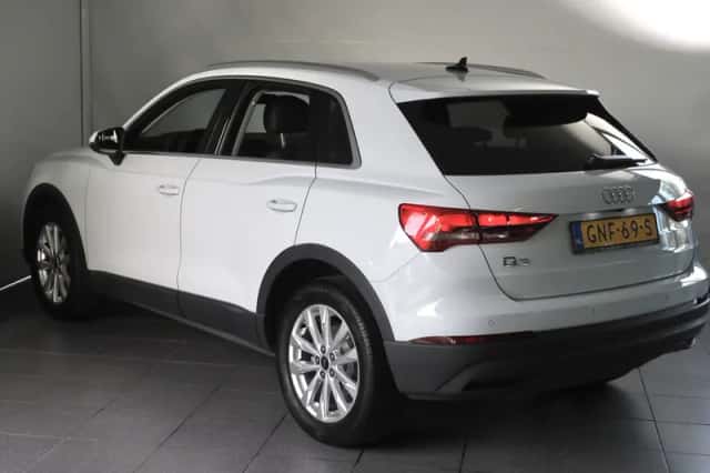 Audi Q3 (2023) thumbnail 5