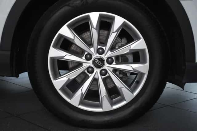 Audi Q3 (2023) thumbnail 6