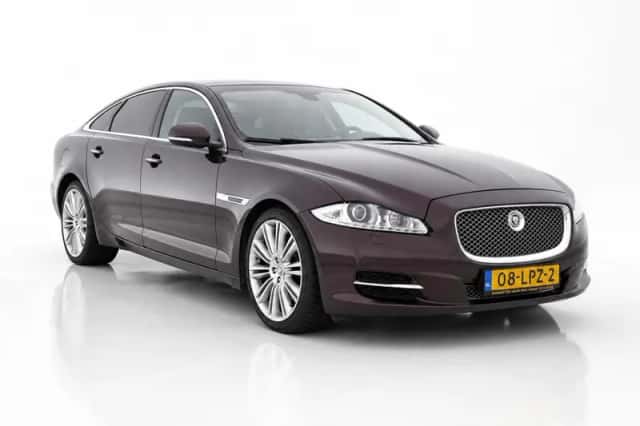 Jaguar XJ (2010) thumbnail 3