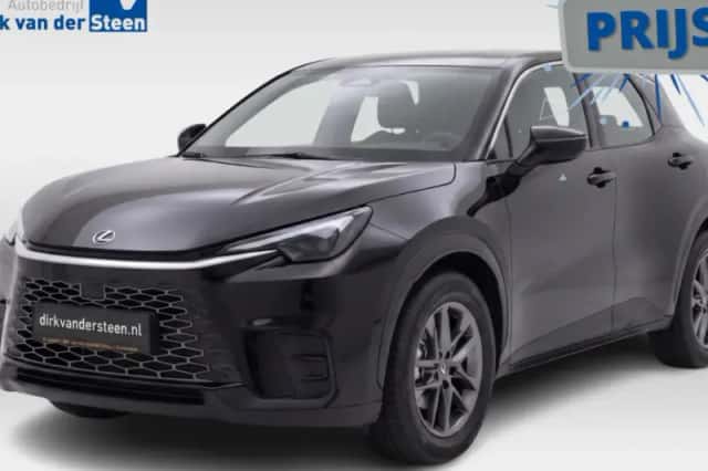 Lexus LBX (2026) thumbnail 1