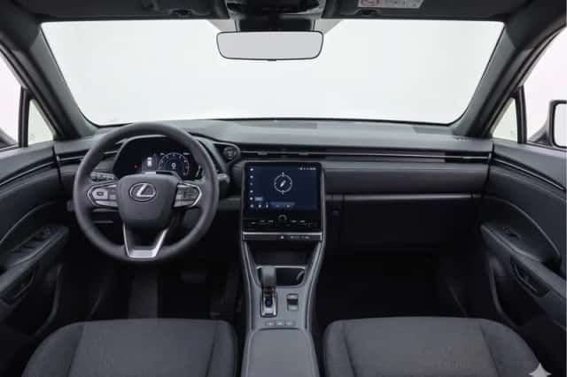 Lexus LBX (2026) thumbnail 5