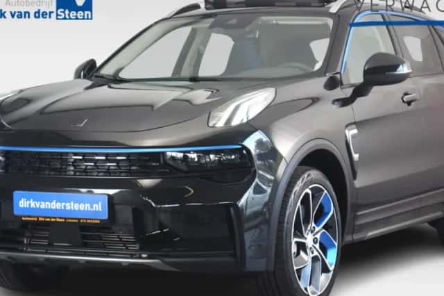 Lynk & Co 01 (2023) thumbnail 1