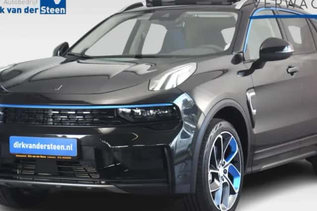 Lynk & Co 01 (2023) thumbnail 1