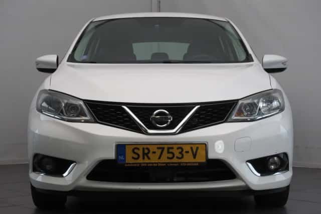 Nissan Pulsar (2018) thumbnail 3