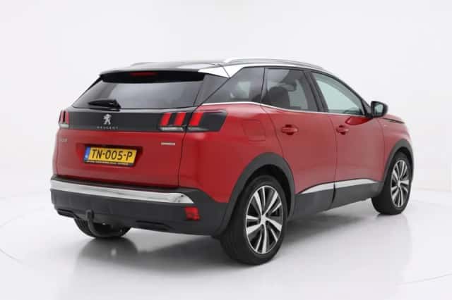 Peugeot 3008 (2018) thumbnail 2