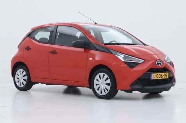 Toyota Aygo (2021) thumbnail 3