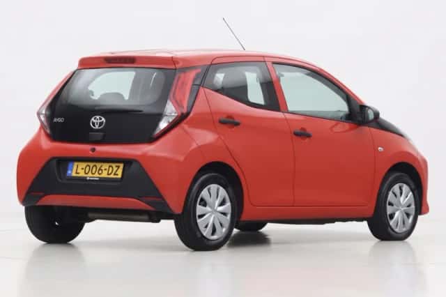 Toyota Aygo (2021) thumbnail 5