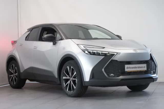 Toyota C-HR (2025) thumbnail 3