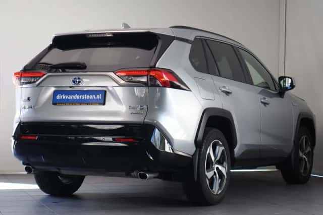 Toyota RAV4 (2026) thumbnail 3