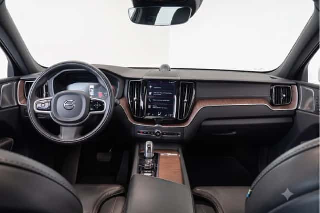 Volvo XC60 (2019) thumbnail 4