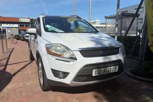 Ford Kuga (2009) thumbnail 3