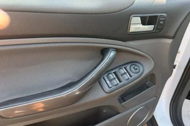 Ford Kuga (2009) thumbnail 6