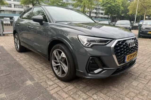 Audi Q3 (2021) thumbnail 3
