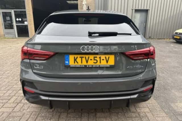 Audi Q3 (2021) thumbnail 6