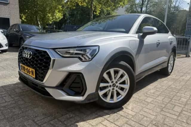 Audi Q3 (2021) thumbnail 1