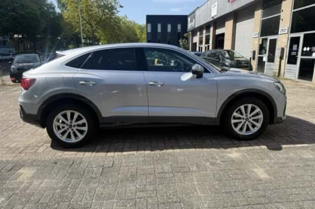 Audi Q3 (2021) thumbnail 4