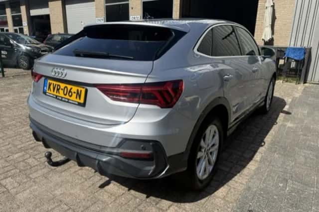 Audi Q3 (2021) thumbnail 5