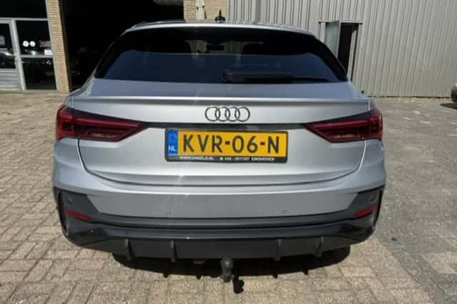 Audi Q3 (2021) thumbnail 6