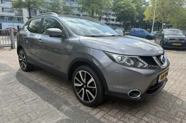 Nissan Qashqai (2016) thumbnail 3
