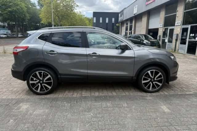 Nissan Qashqai (2016) thumbnail 4