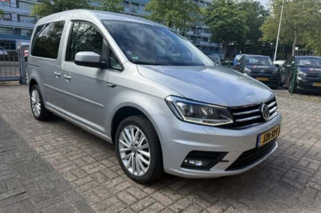 Volkswagen Caddy (2015) thumbnail 4