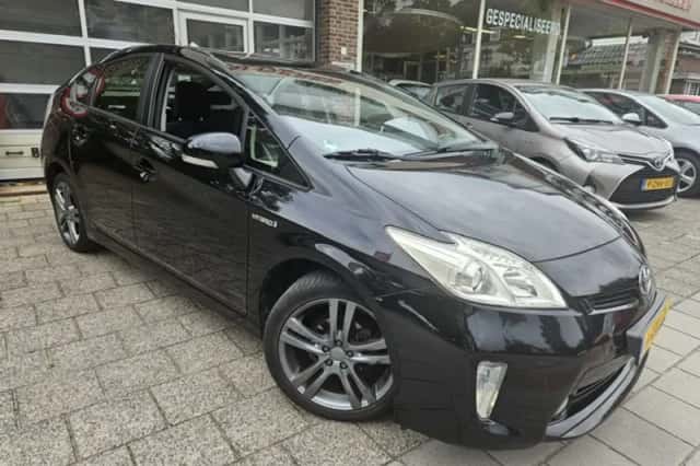 Toyota Prius (2013) thumbnail 1