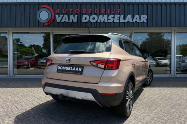 SEAT Arona (2017) thumbnail 3