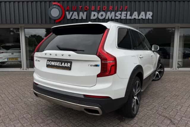 Volvo XC90 (2015) thumbnail 3