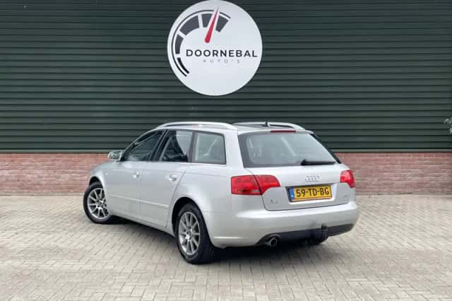 Audi A4 (2006) thumbnail 4