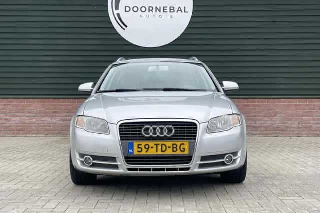 Audi A4 (2006) thumbnail 6