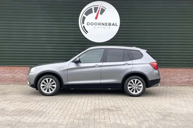 BMW X3 (2010) thumbnail 6