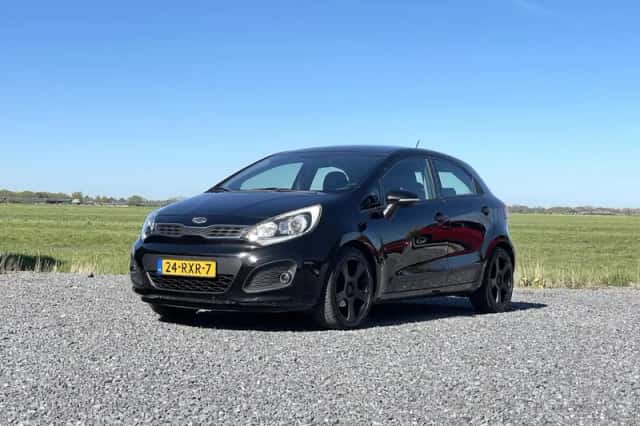 Kia Rio (2011) thumbnail 6
