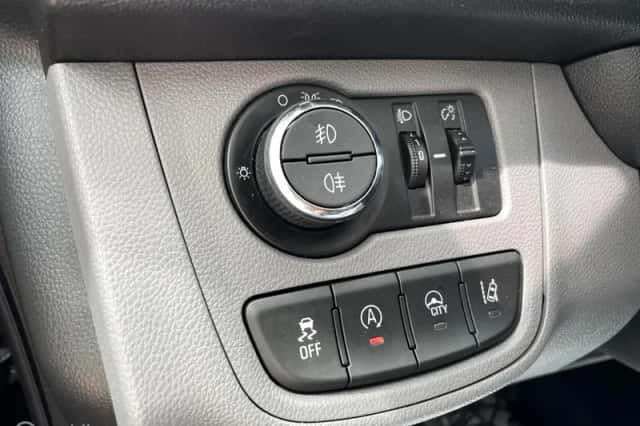 Opel Karl (2017) thumbnail 2