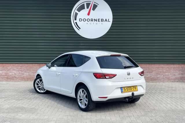SEAT Leon (2013) thumbnail 4