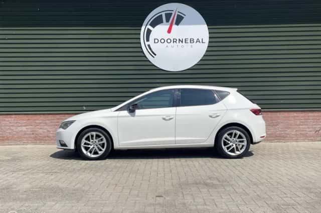 SEAT Leon (2013) thumbnail 5