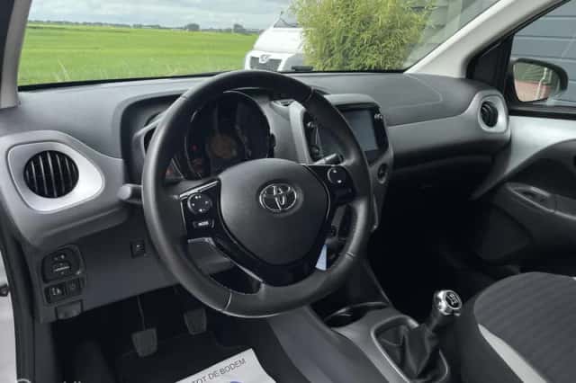 Toyota Aygo (2020) thumbnail 2