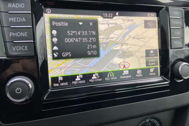 Škoda Rapid (2015) thumbnail 5