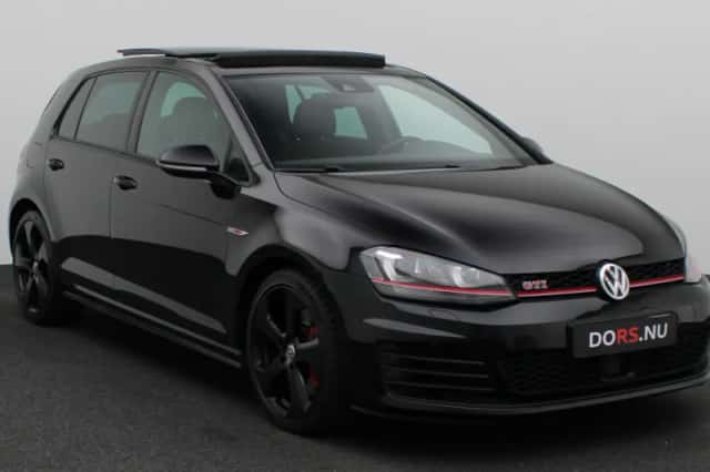 Volkswagen Golf (2015) thumbnail 2