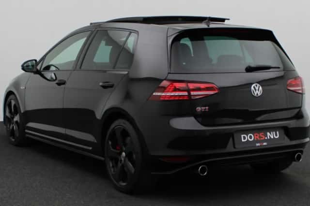 Volkswagen Golf (2015) thumbnail 3