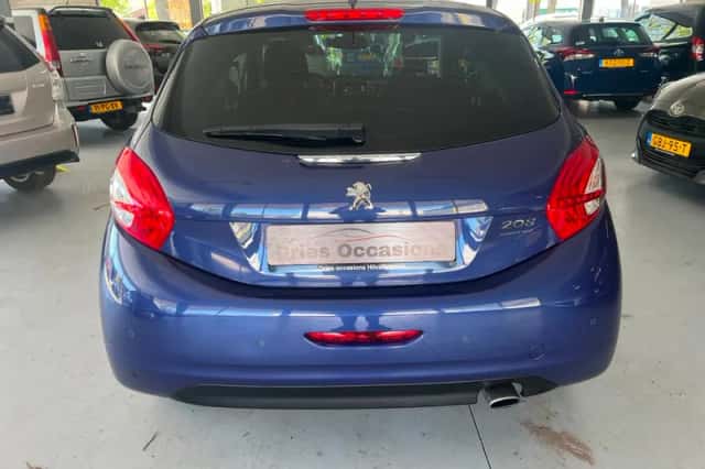 Peugeot 208 (2015) thumbnail 3