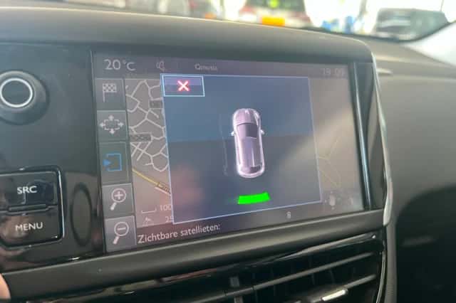 Peugeot 208 (2015) thumbnail 6