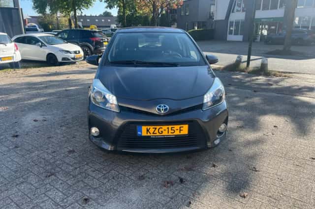 Toyota Yaris (2014) thumbnail 1
