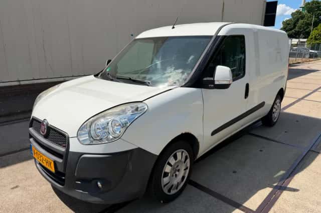 Fiat Doblò (2011) thumbnail 1