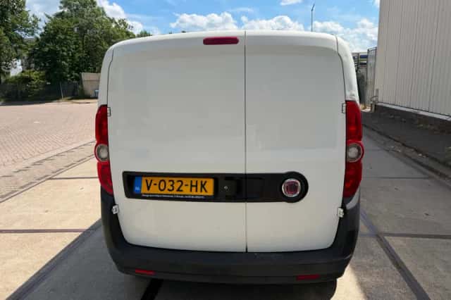 Fiat Doblò (2011) thumbnail 5
