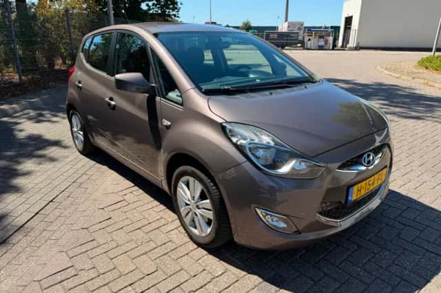 Hyundai ix20 (2011) thumbnail 3