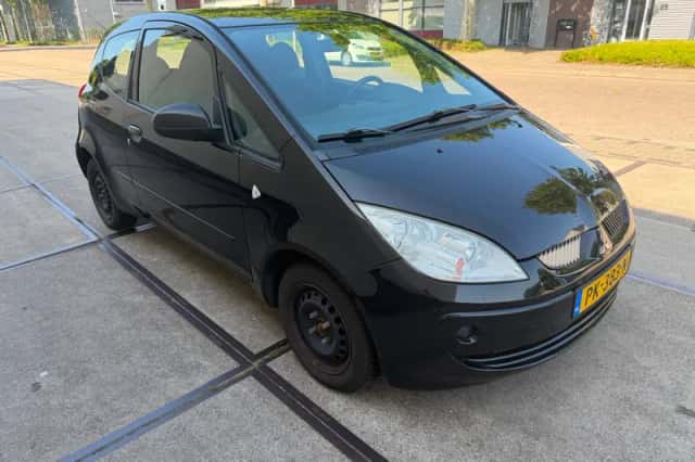 Mitsubishi Colt (2007) thumbnail 3