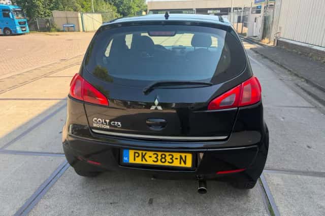 Mitsubishi Colt (2007) thumbnail 5