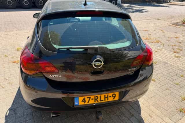 Opel Astra (2011) thumbnail 5